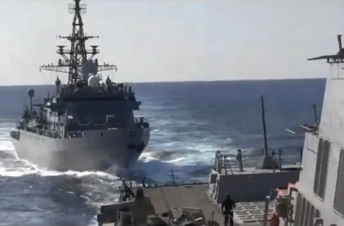 Tau hai quan Nga suyt dung do tau khu truc My o Trung Dong hinh anh