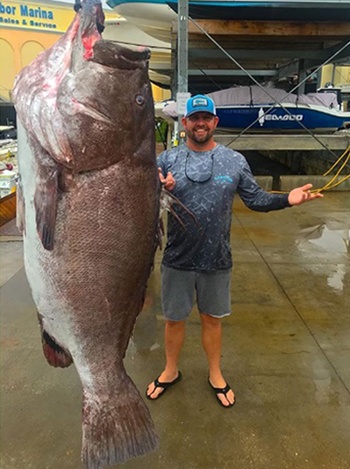 Ngu dan bat duoc ca mu khung anh 1