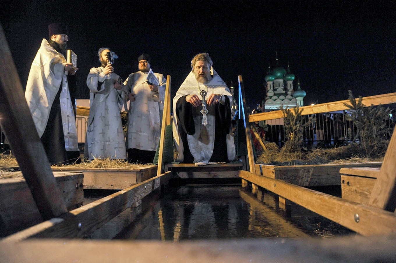 nguoi Nga ngam minh xuong song bang anh 4