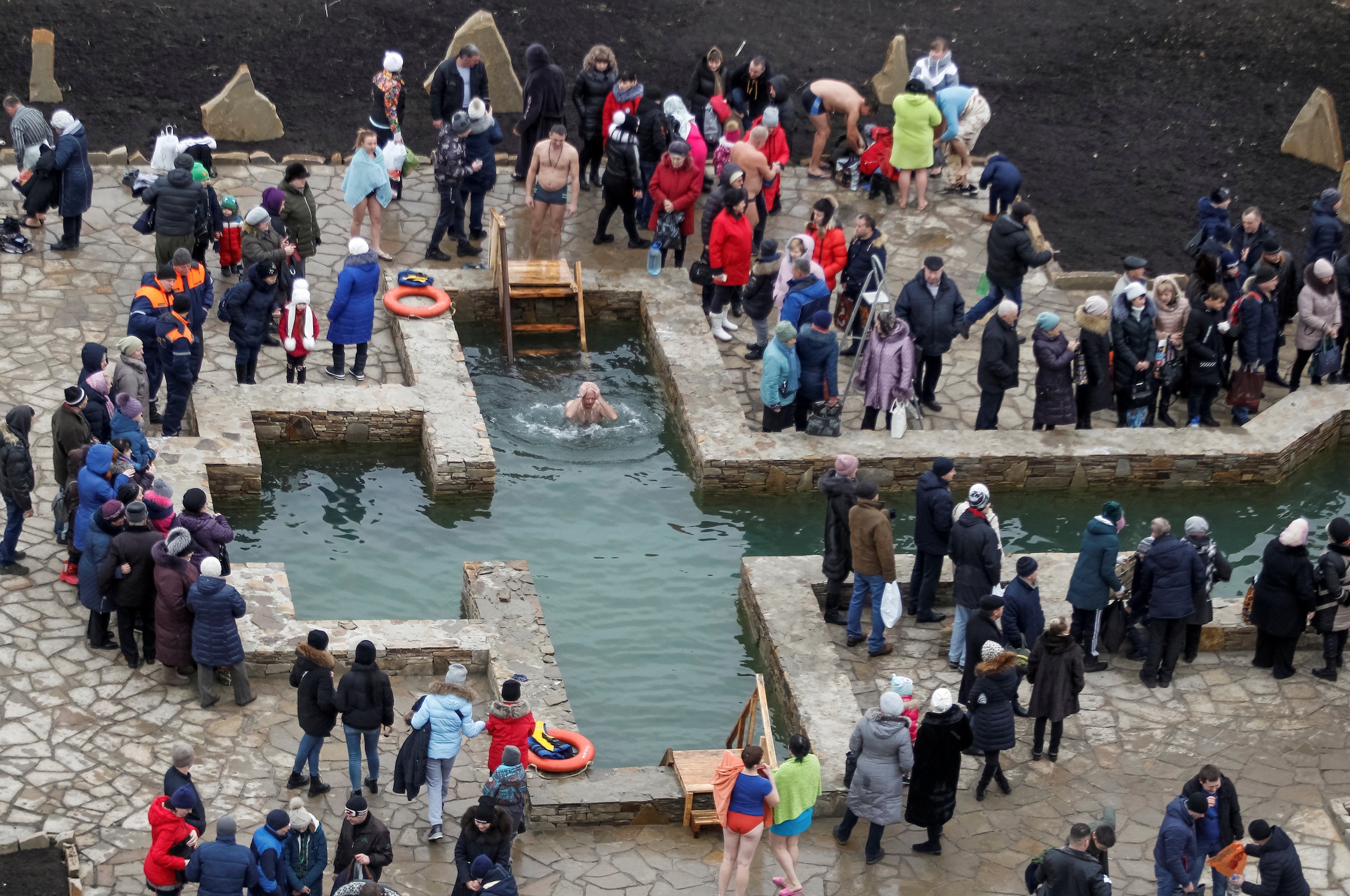 nguoi Nga ngam minh xuong song bang anh 12
