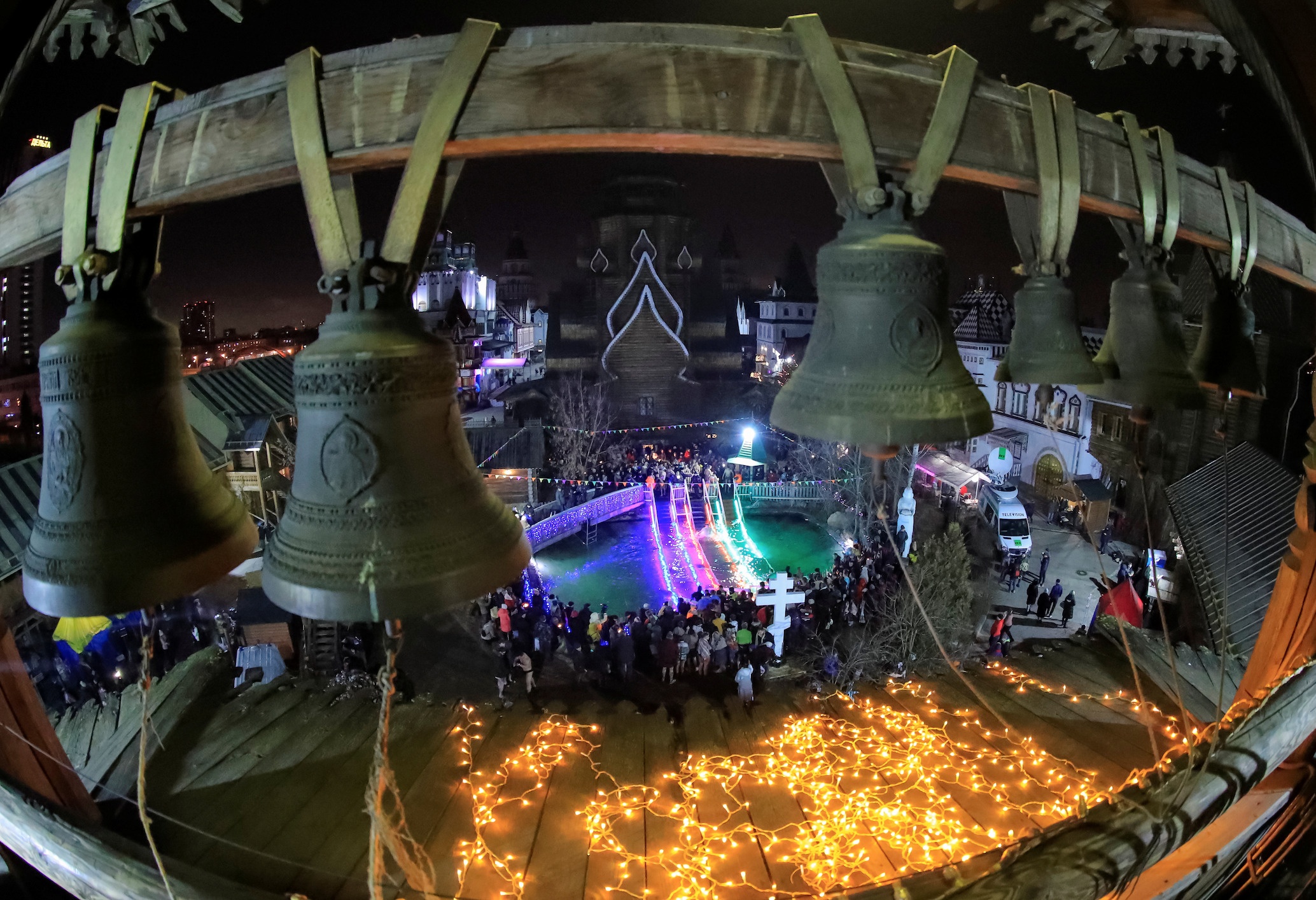 nguoi Nga ngam minh xuong song bang anh 8