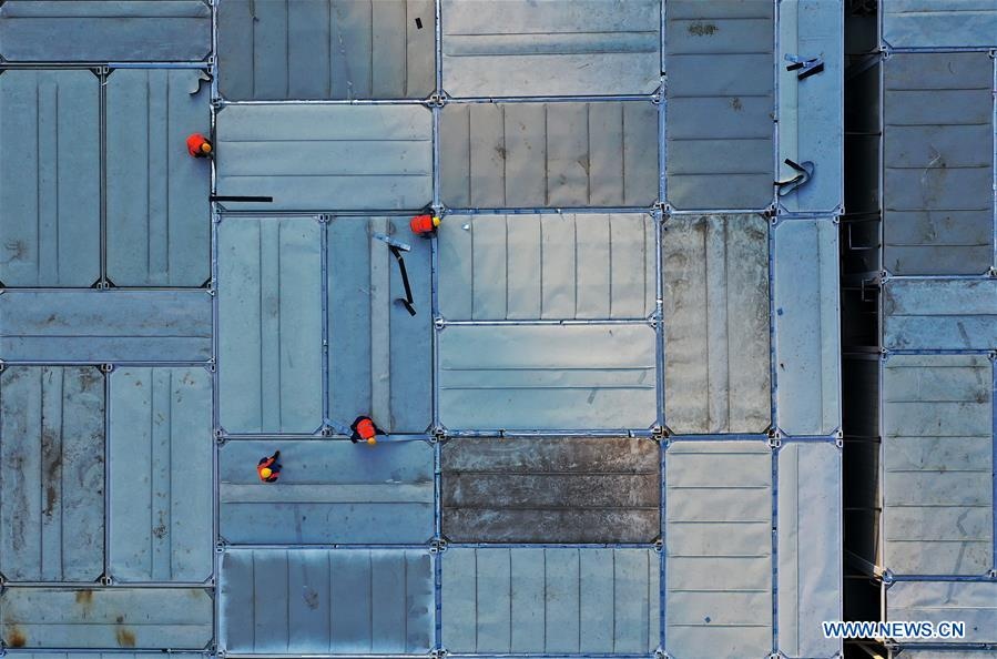 Benh vien Loi Than Son chay nuoc rut de don benh nhan virus corona hinh anh