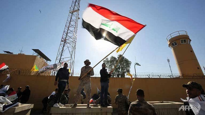 Can cu quan su My o Iraq bi na rocket hinh anh