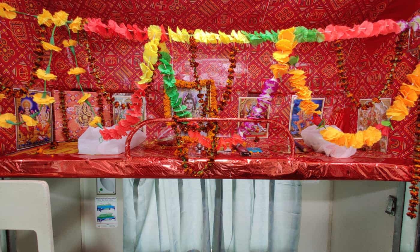 Giuong tren tau hoa o An Do thanh noi tho than Hindu anh 1