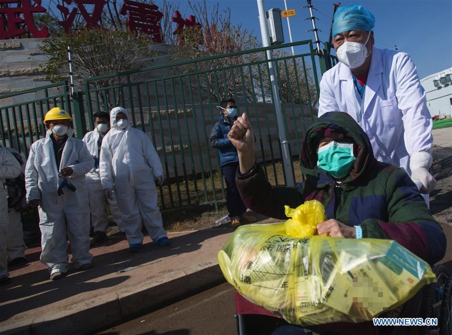 Loi Than Son co 2 benh nhan xuat vien anh 2