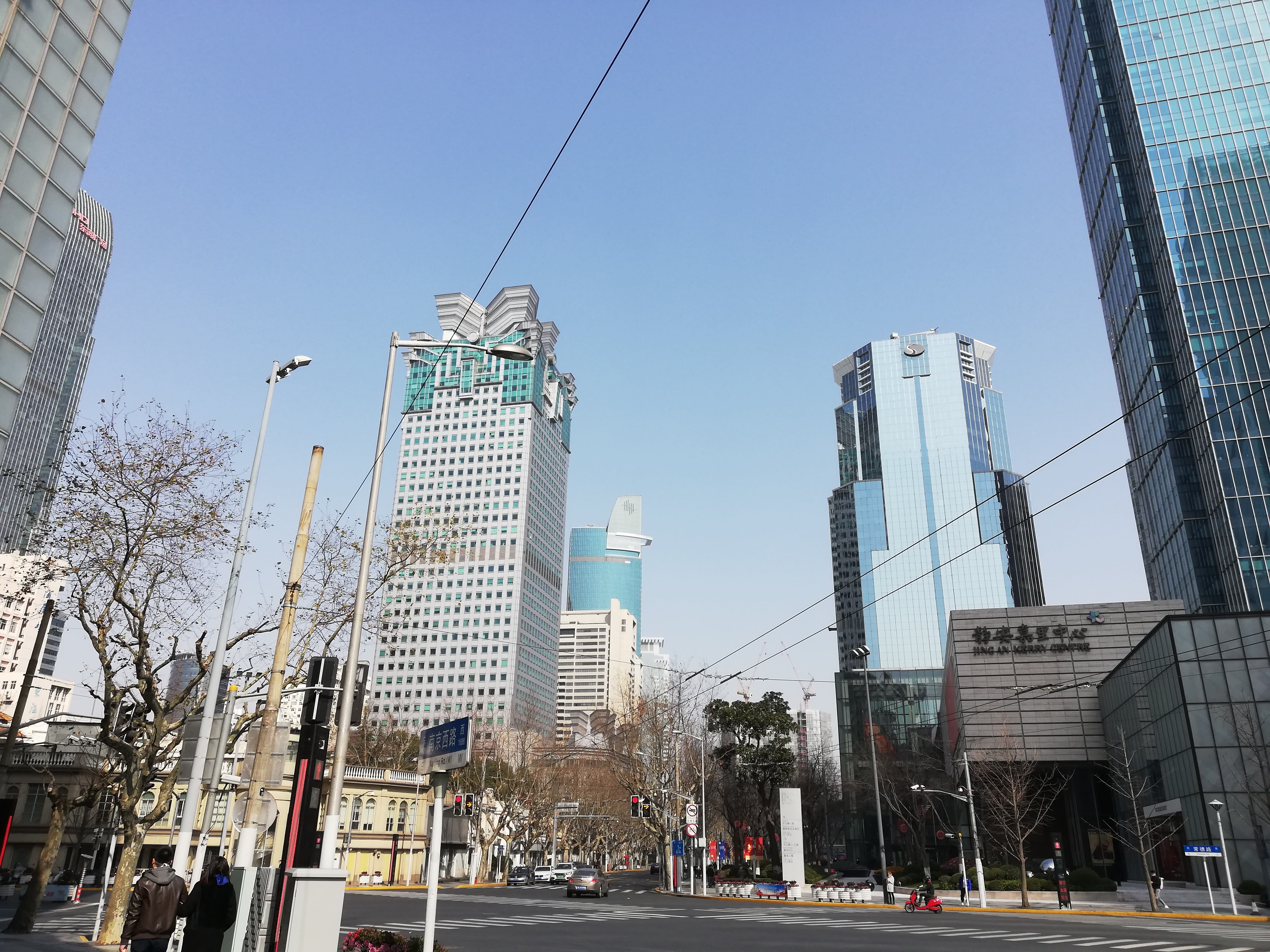 Bau troi Trung Quoc xanh tro lai giua dich virus corona hinh anh