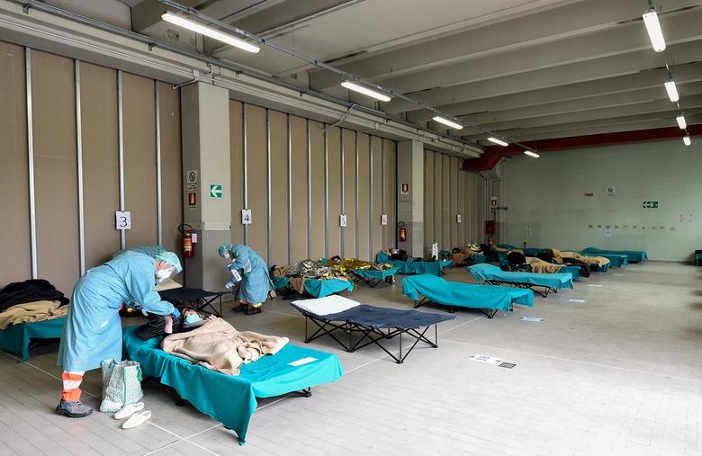 Benh vien o vung do Italy vo tran anh 15