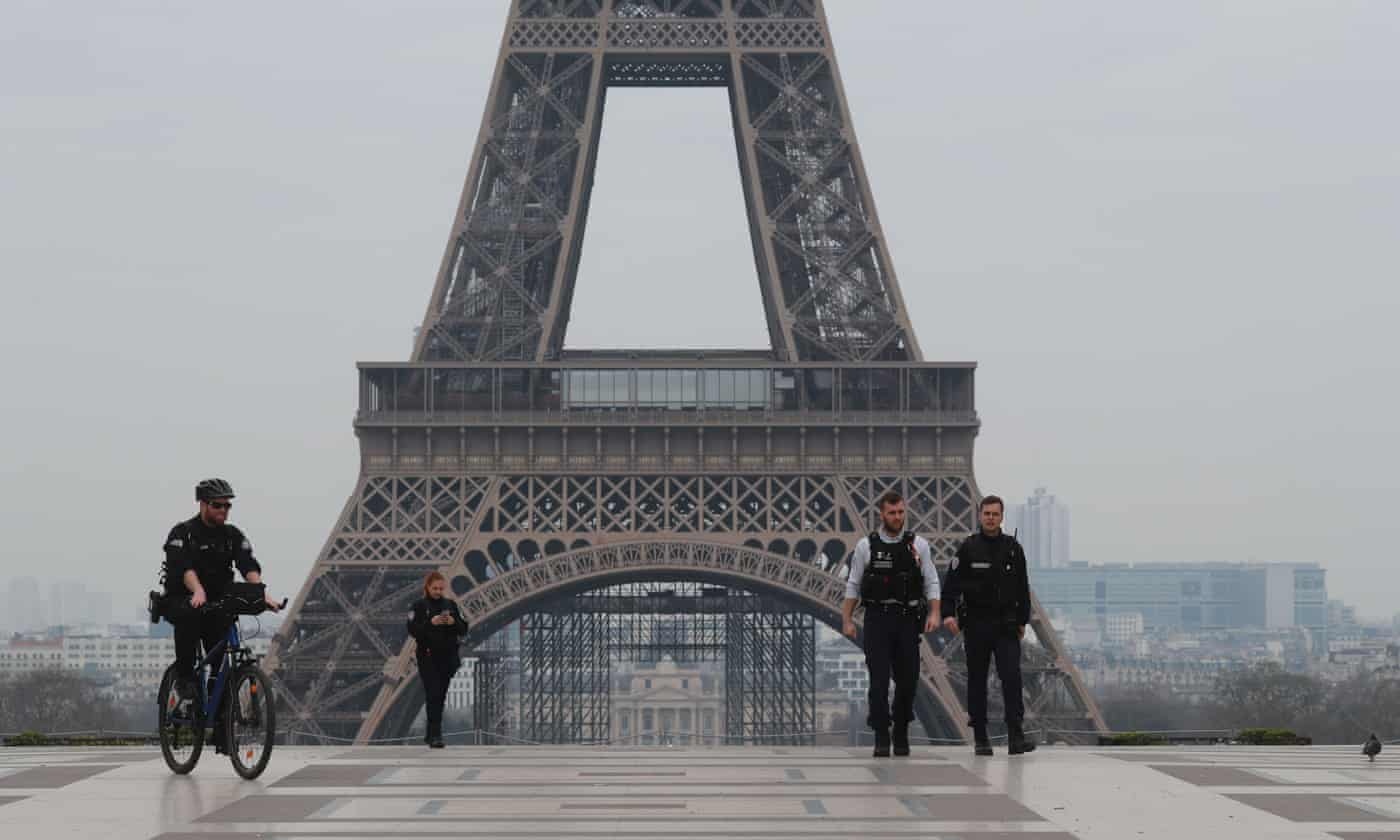 'Nguoi Paris ha, thoi!' - dan que Phap cau xin nguoi thanh pho dung ve hinh anh