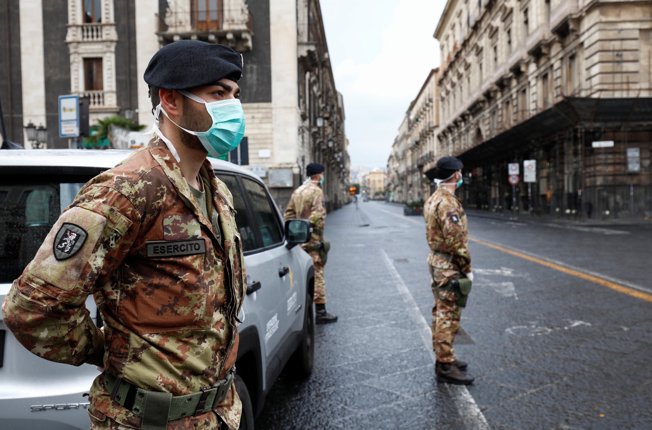 tap gym trong nha mua dich Covid-19 anh 2