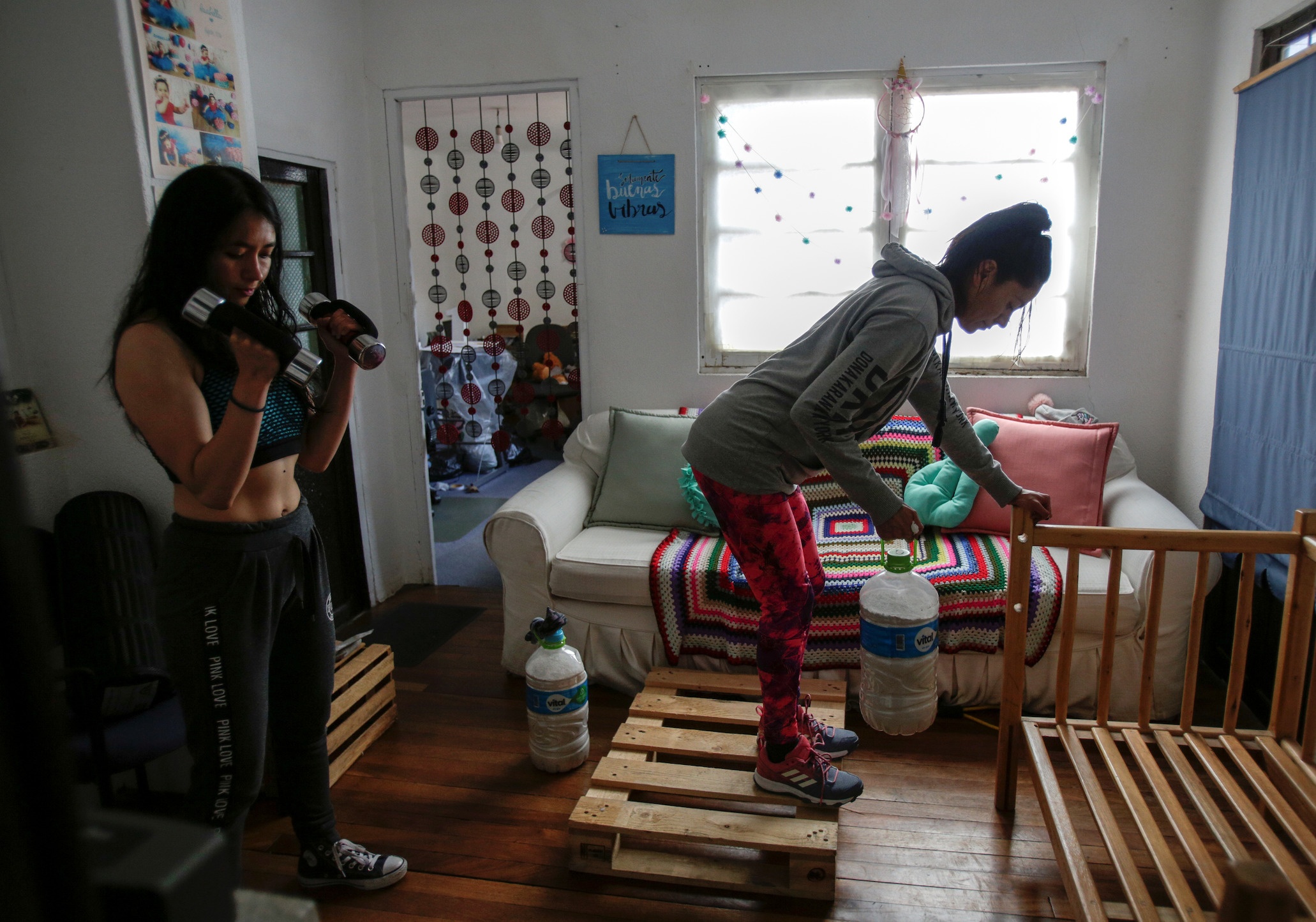 tap gym trong nha mua dich Covid-19 anh 13