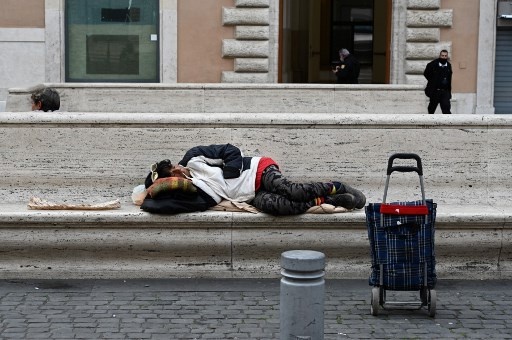 nguoi vo gia cu mua dich Covid-19 anh 17