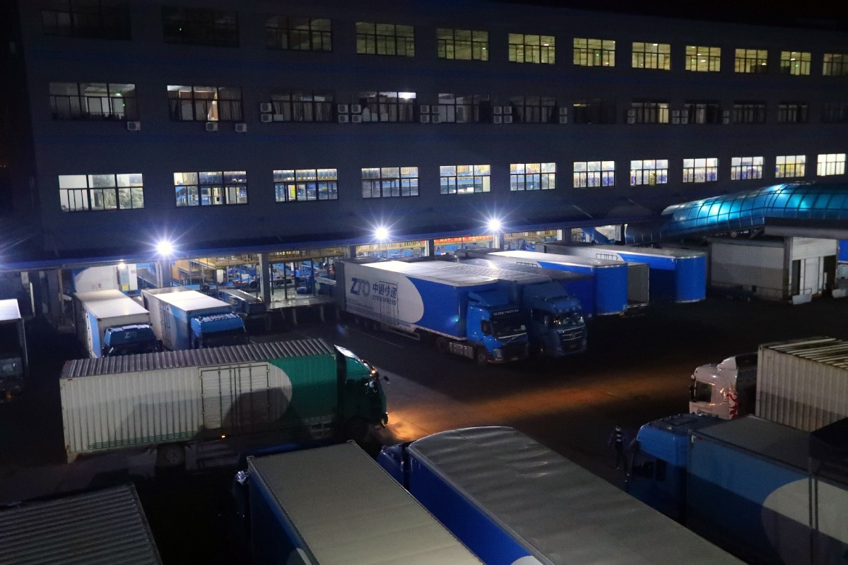 Trung Quoc bat dau khoi phuc kinh te anh 10