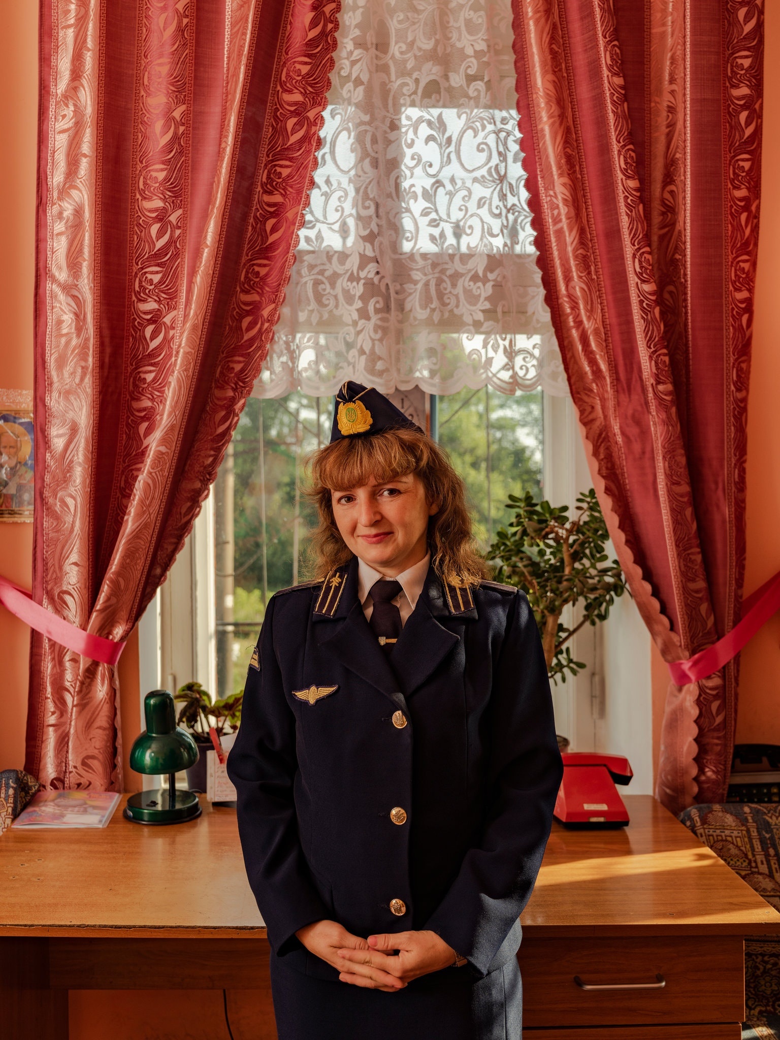 nhan vien gac chan Ukraine anh 10