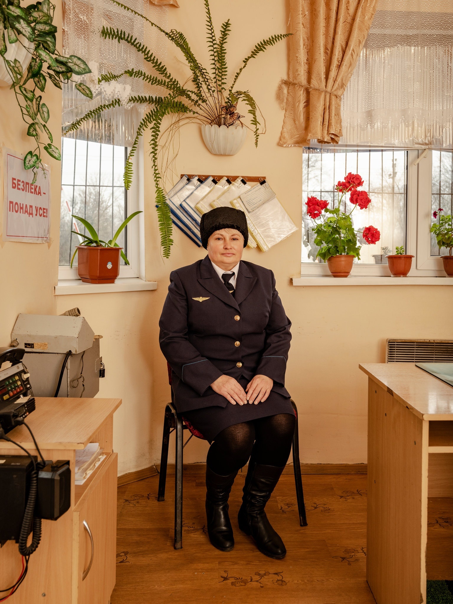 nhan vien gac chan Ukraine anh 11