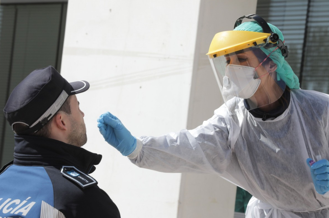 Madrid tra 340.000 bo kit xet nghiem cua TQ do 'khong chinh xac' hinh anh