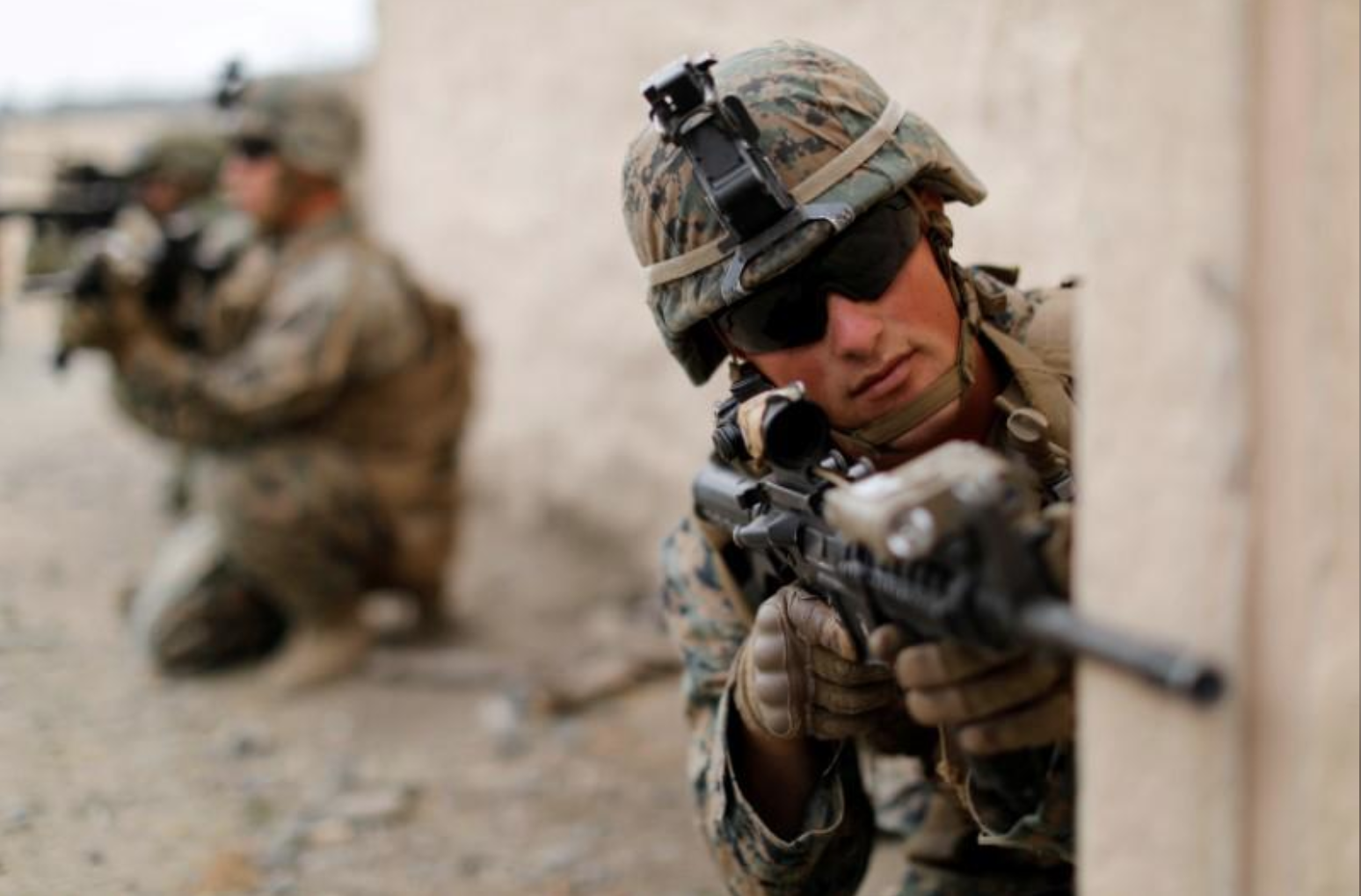 My bao mat thong tin binh si nhiem Covid-19 vi lo ngai doi thu hinh anh