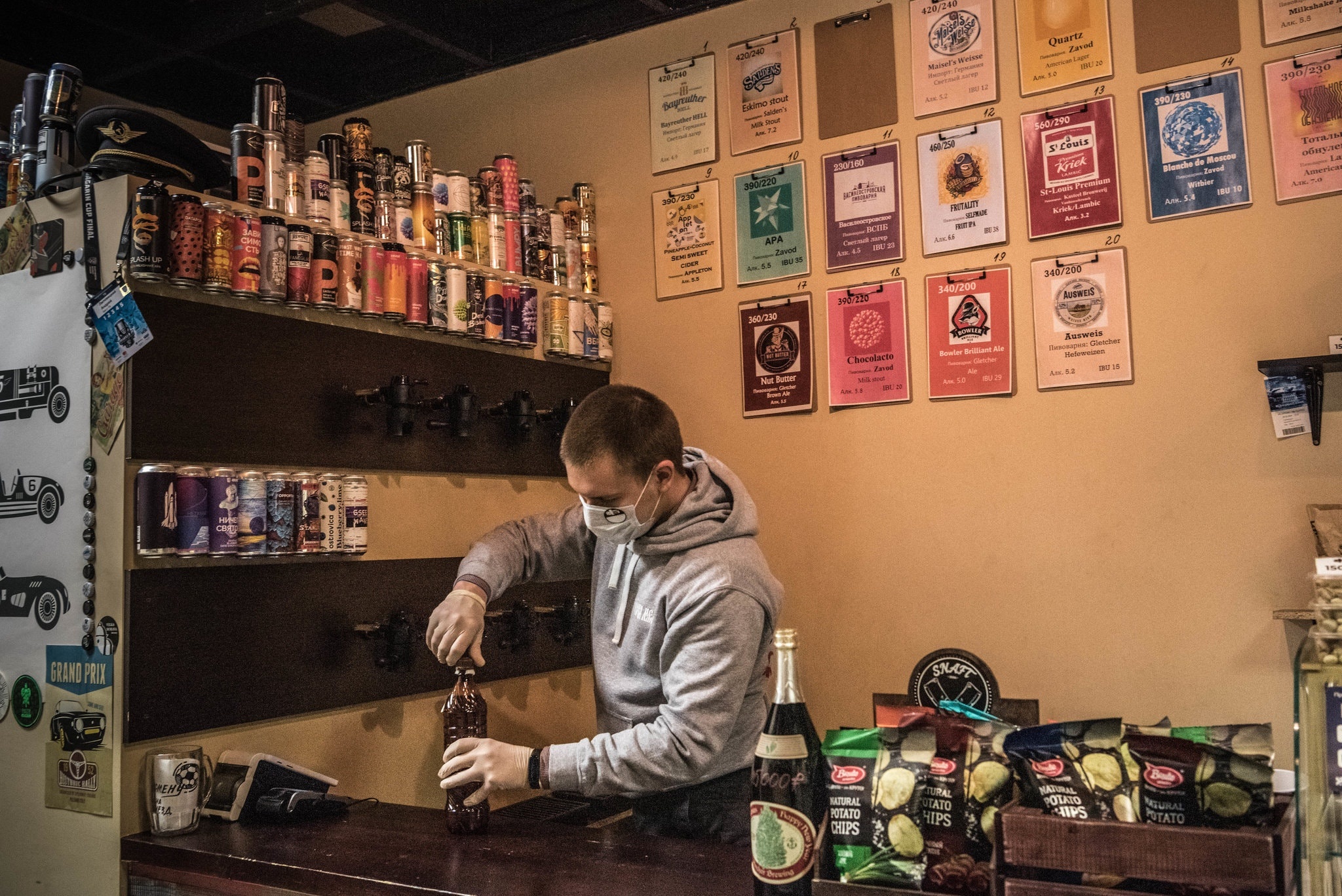 nguoi Nga uong ruou bia mua dich anh 3