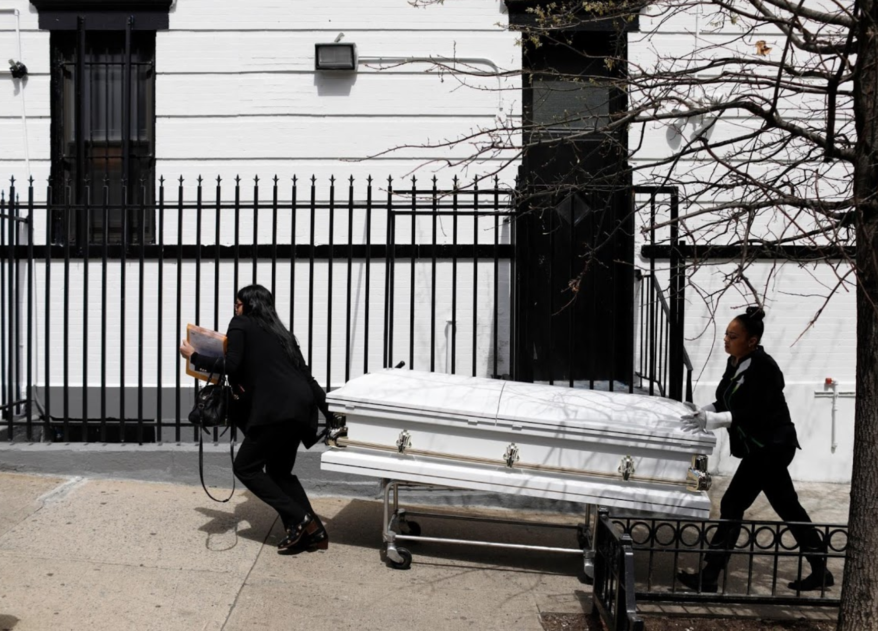 New York mai tang nan nhan Covid-19 anh 10