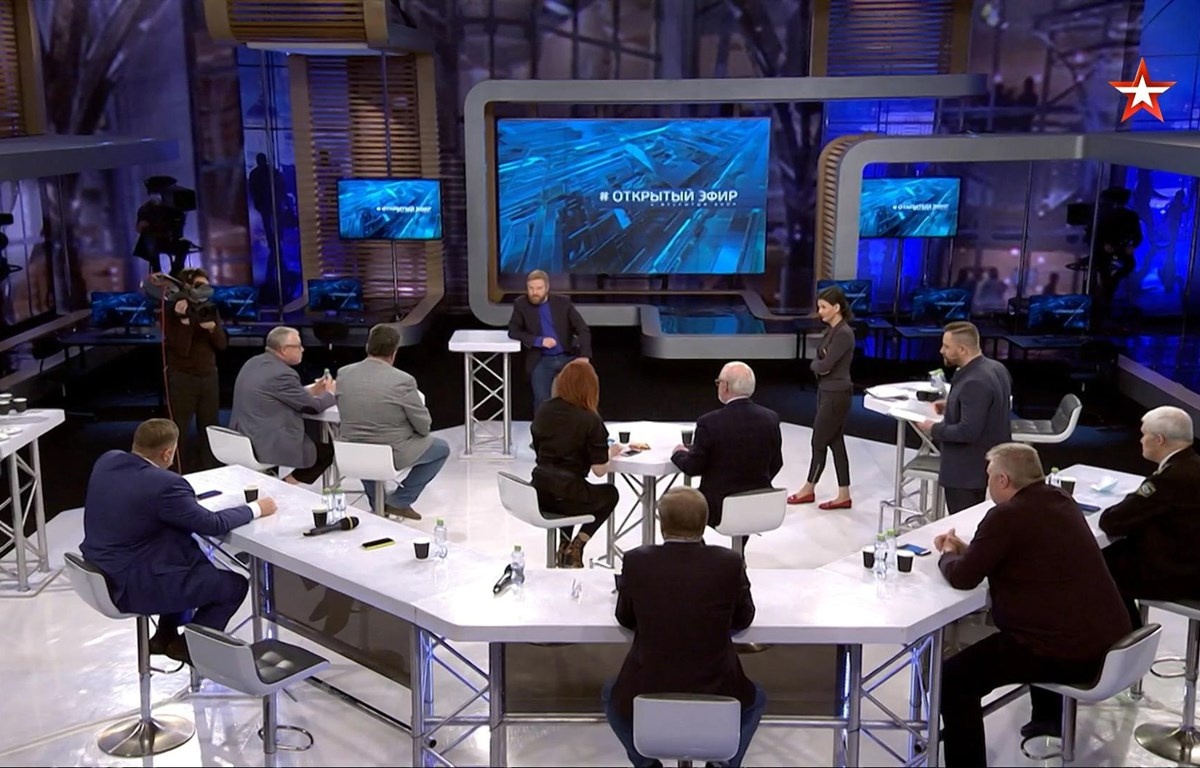 Cuoc chien chong Covid-19 cua Viet Nam len talk show an khach o Nga hinh anh