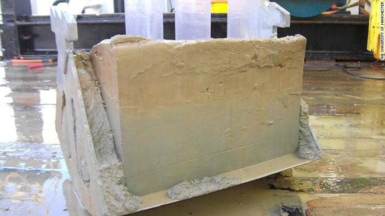 Phat hien chan dong o noi sau nhat dai duong hinh anh