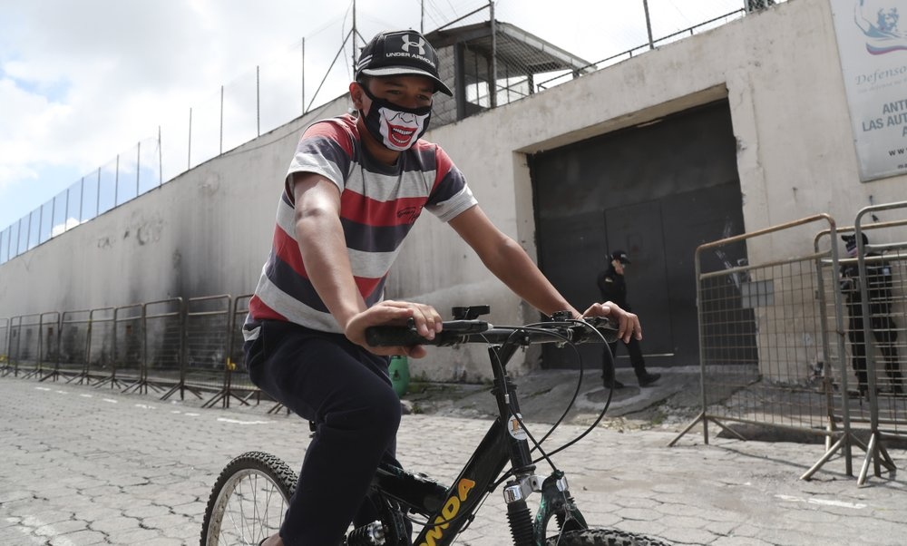 cac nha tu o My Latin bung phat virus corona anh 7