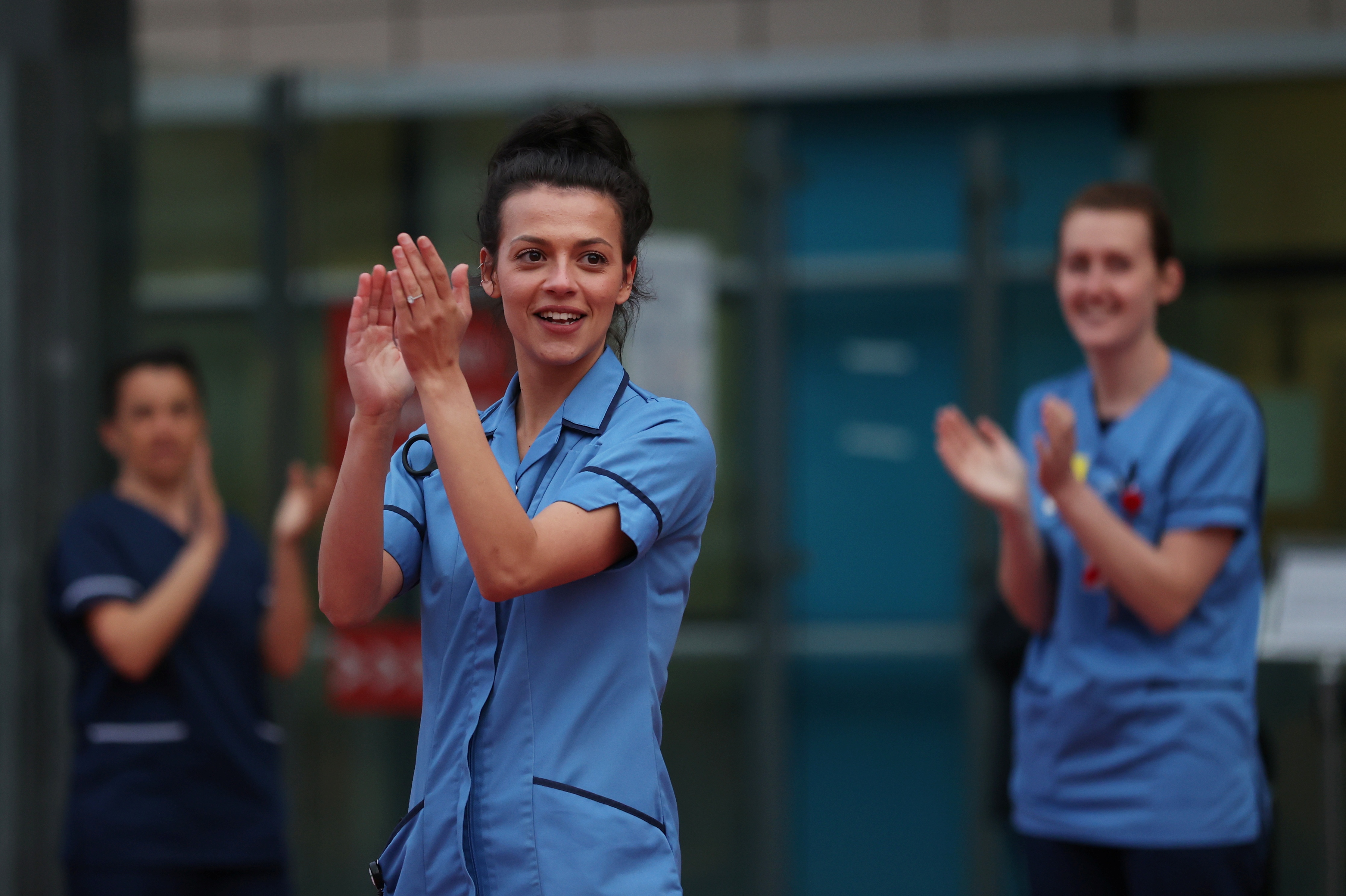 Anh, Australia qua dinh dich, Malaysia sap noi phong toa hinh anh