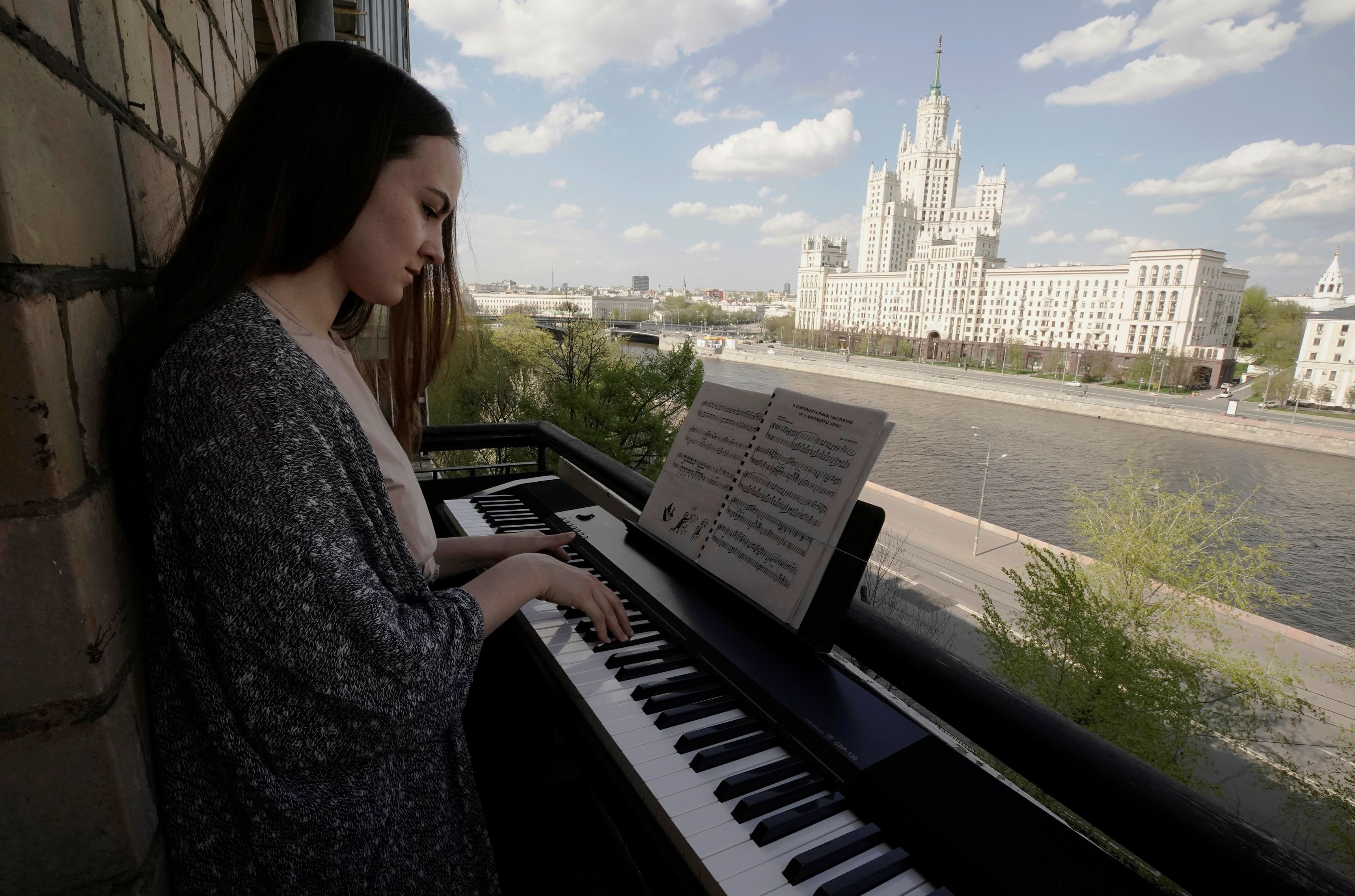 Ca nhiem Covid-19 o Nga tang hon 10.000 ngay thu 3 lien tiep hinh anh