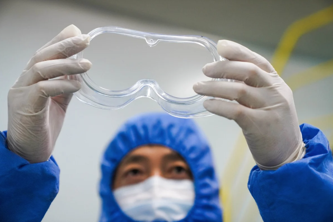 Phat hien moi ve virus corona lay manh qua mat hinh anh