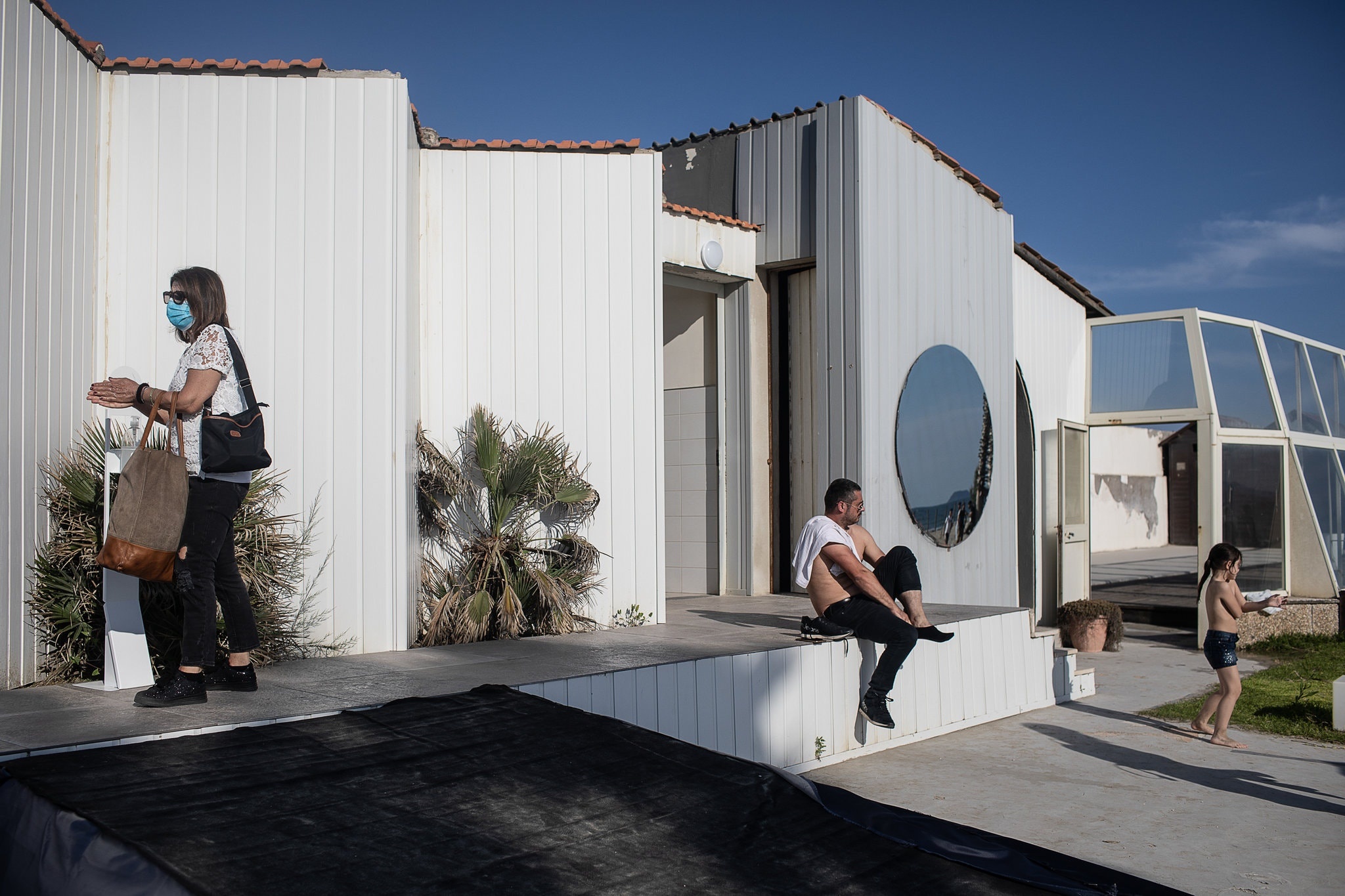 nguoi Italy do ra bien anh 4