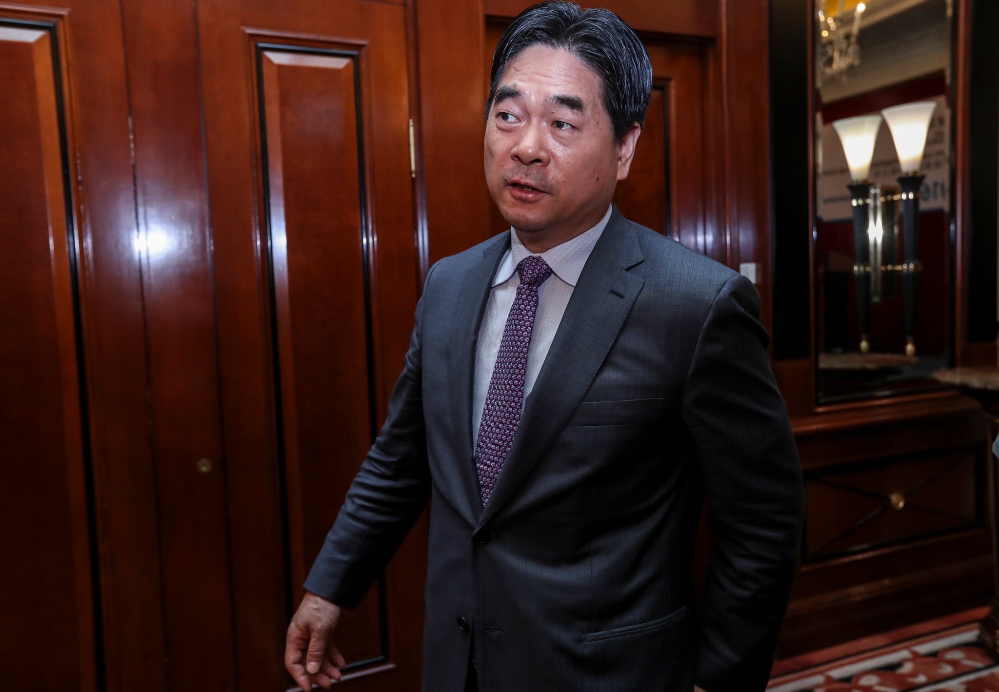 TQ day song vi an tu cua ty phu bat dong san lam dung tinh duc tre em hinh anh