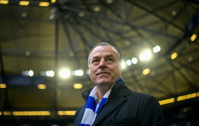 'Ty phu xuc xich' Duc bi chi trich vi 1.500 nhan vien nhiem Covid-19 hinh anh