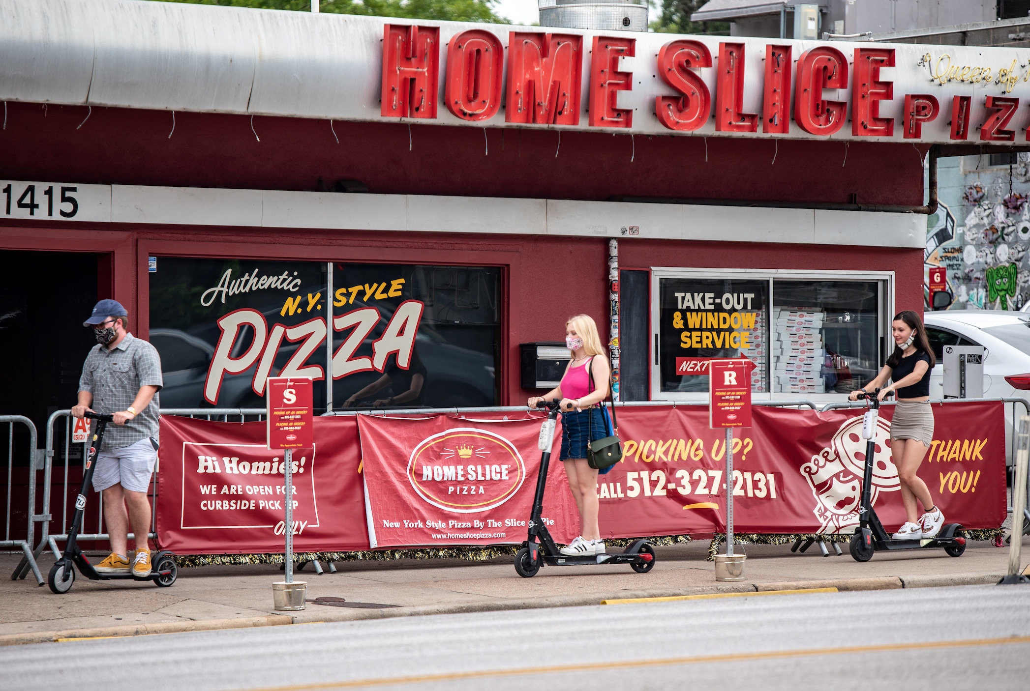 My ghi nhan ky luc gan 57.700 ca nhiem Covid-19 mot ngay hinh anh