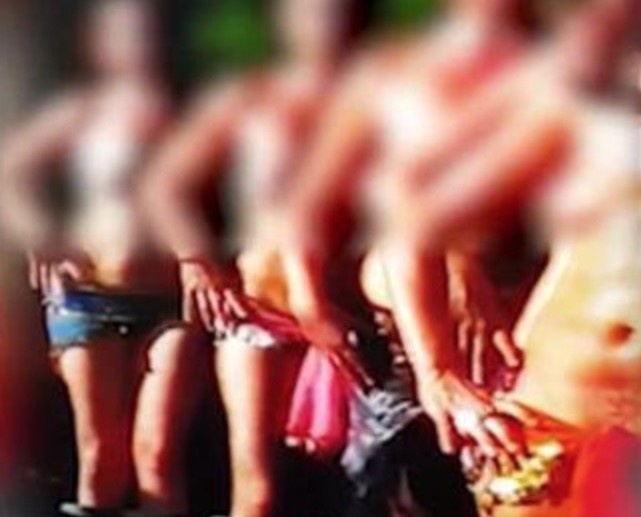 Italy dot kich giao phai bi cao buoc lam dung thieu nu suot 40 nam hinh anh