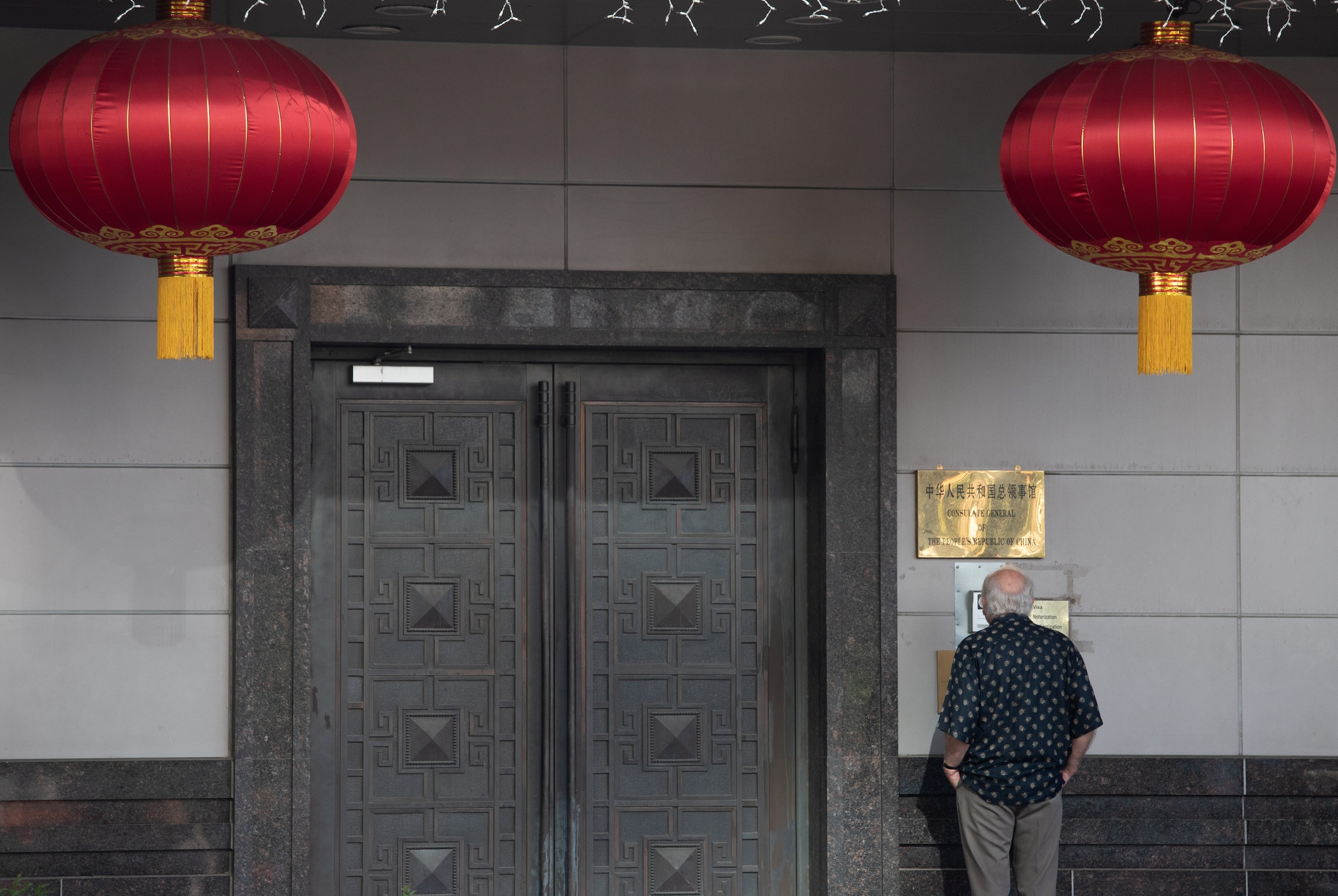 Cac nha ngoai giao My quay lai Trung Quoc giua cang thang hinh anh