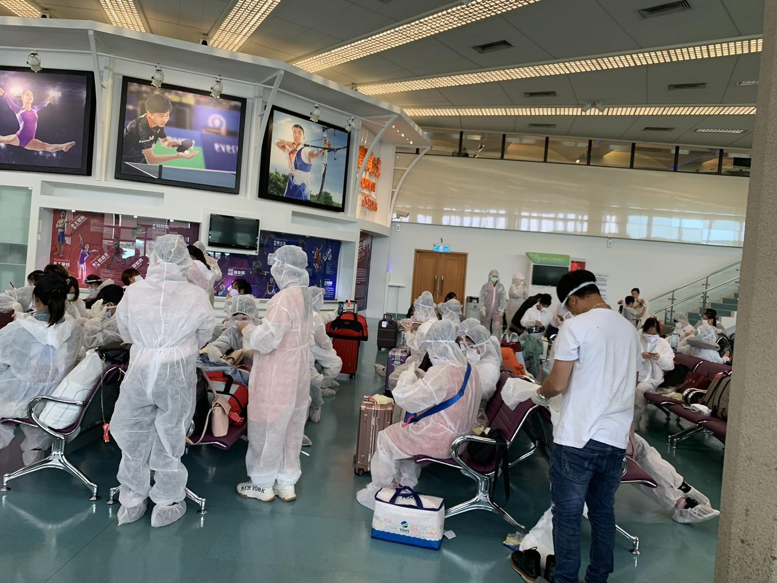 dua cong dan tu Dai Loan ve nuoc anh 1