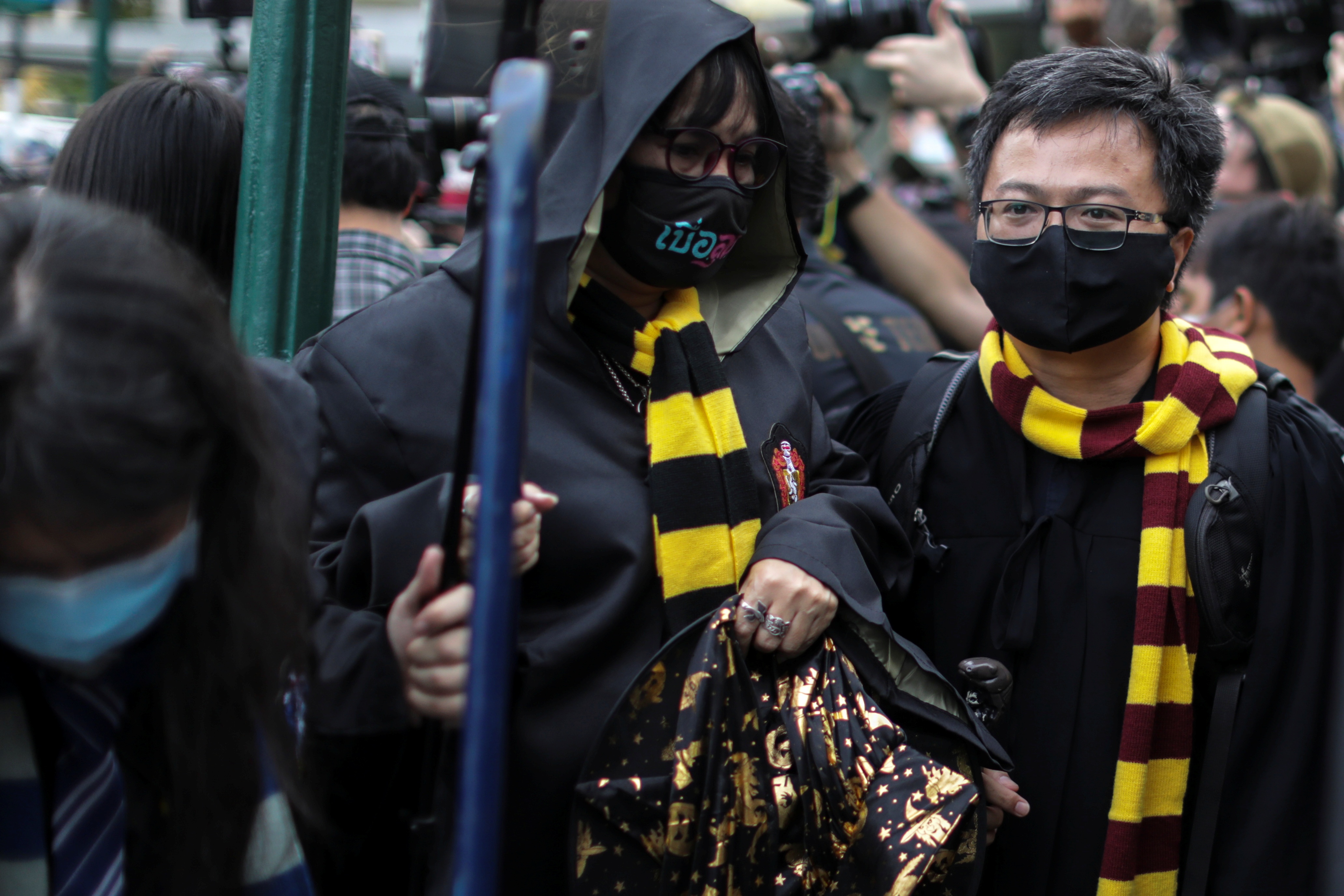 gioi tre Thai Lan bieu tinh anh 8