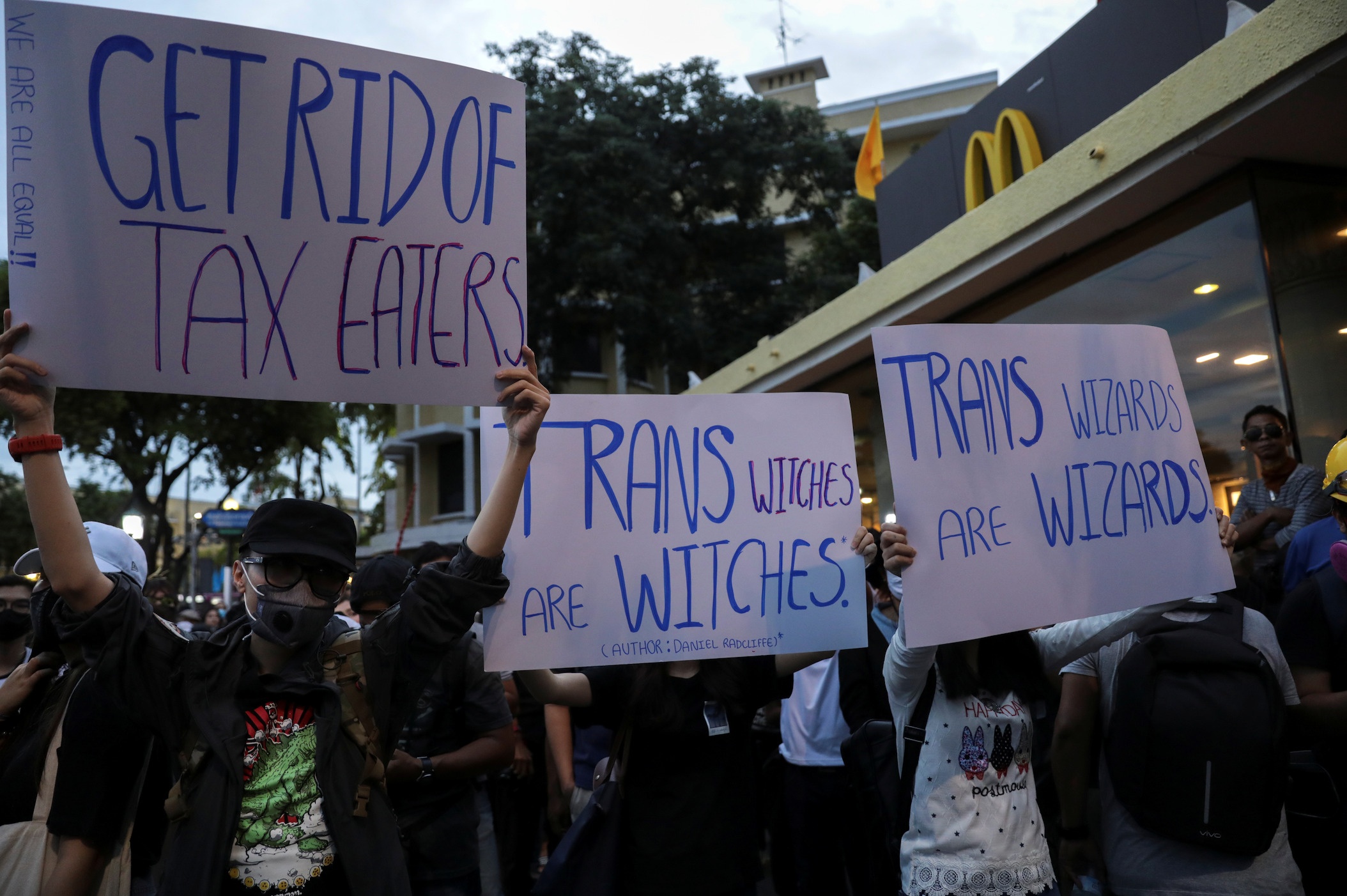 gioi tre Thai Lan bieu tinh anh 12