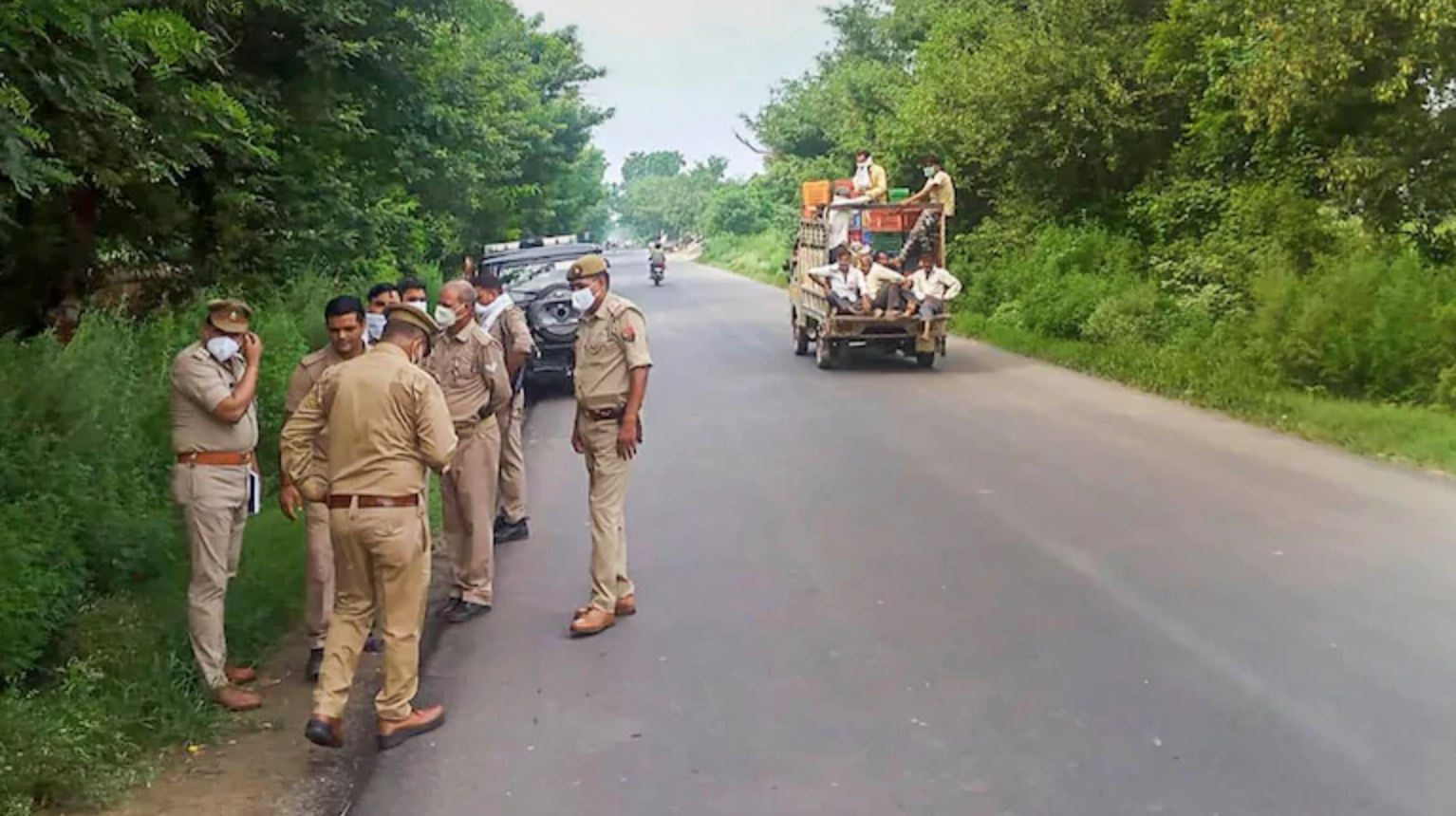 Be gai 13 tuoi bi hiep dam roi sat hai o An Do, hai hang xom bi bat hinh anh