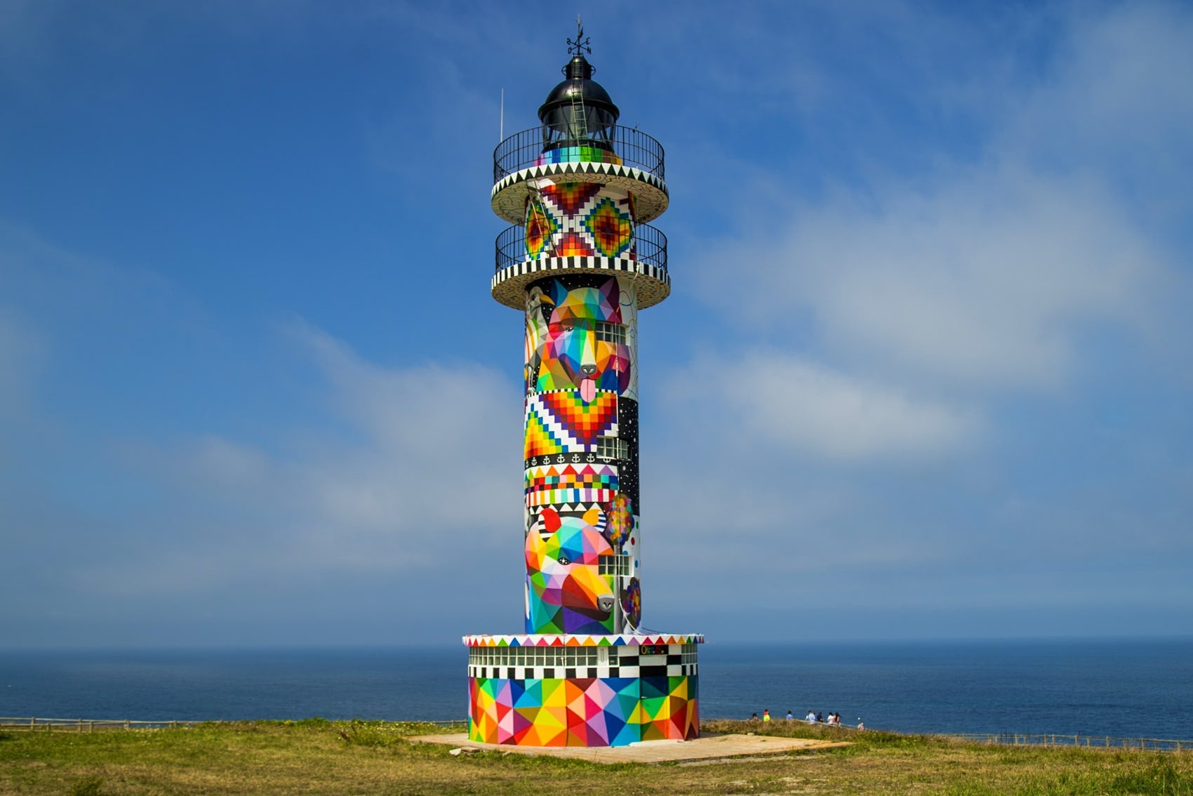 Dien mao moi cua ngon hai dang 90 tuoi o Tay Ban Nha gay tranh cai hinh anh