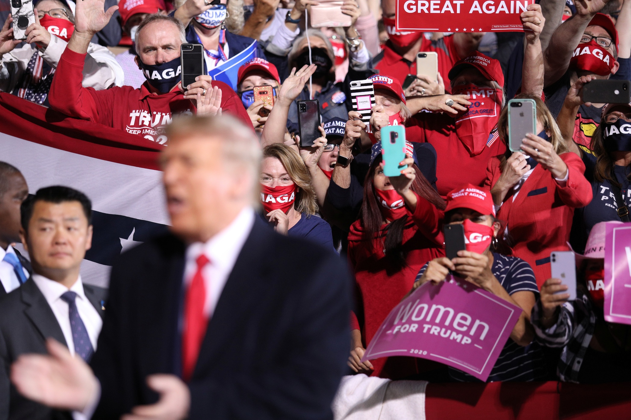 Tong thong Trump van dong tranh cu o Ohio anh 3