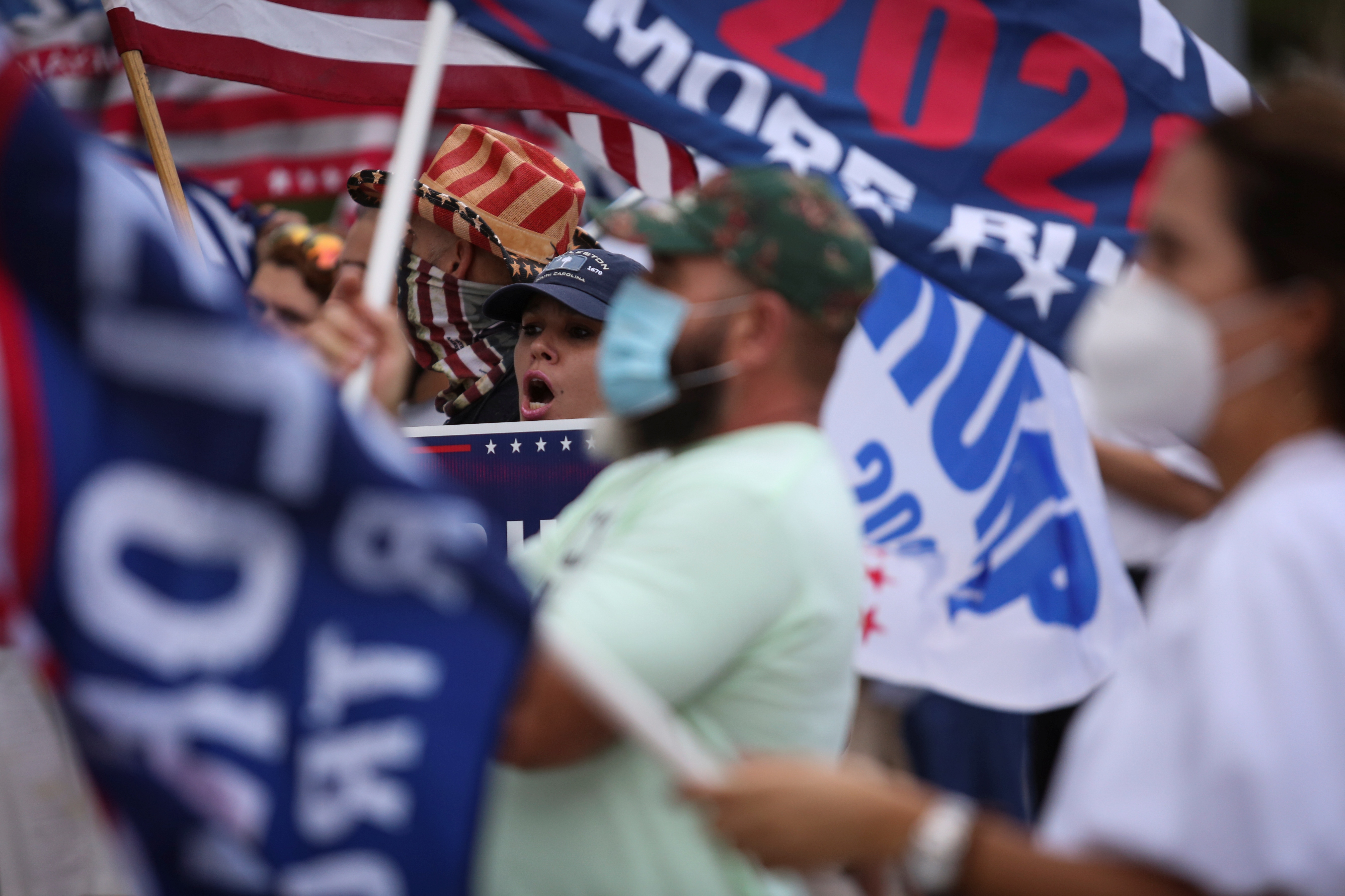 Trump,  Biden tranh luan truc tuyen anh 9