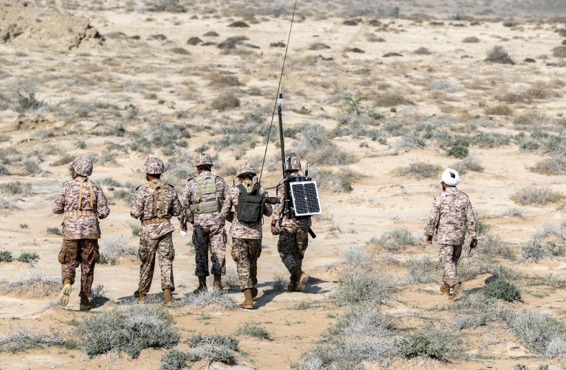 Chi huy cap cao Iran bi sat hai hinh anh