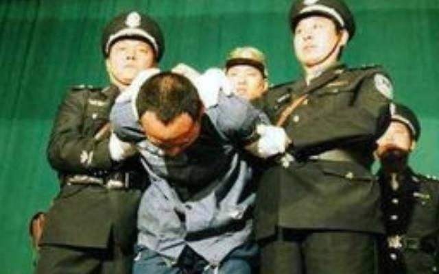 Toi ac cua 'ke sat nhan vay do' o Trung Quoc hinh anh