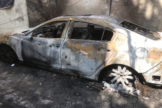 Tuc gian dot nham xe, tra gia 11 nam tu hinh anh