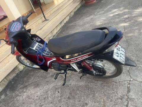 Bat giam 2 thanh nien anh 1