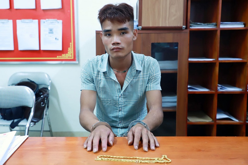 cướp 2 dây chuyền ảnh 1 cuop 2 day chuyen anh 1