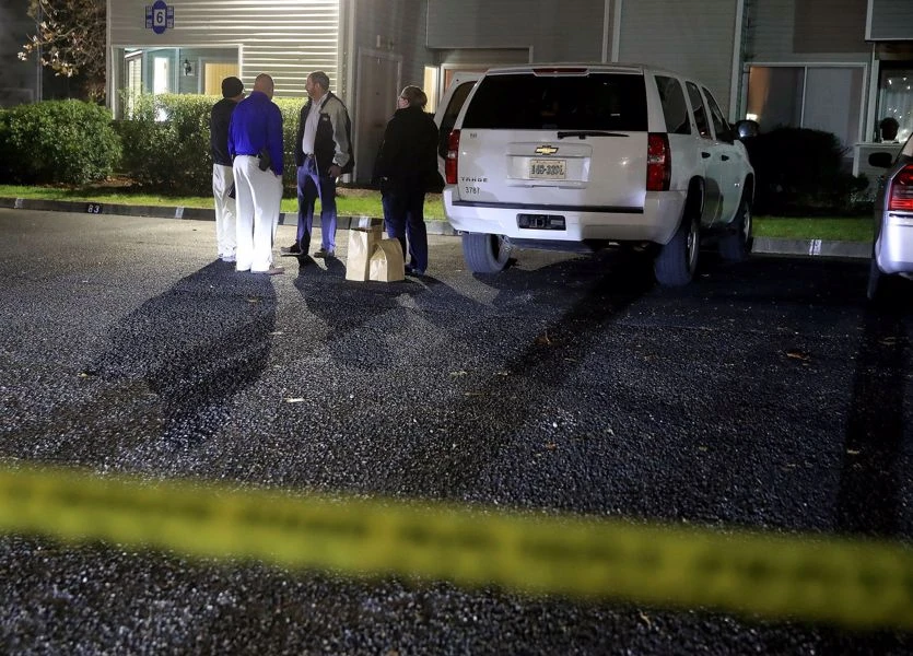 Cuu canh sat My ban chet toi pham khi khong co lenh bat giu hinh anh