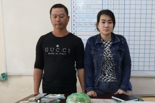 Tam giu doi vo chong cho 200 nguoi dan vay lai nang hon 5 ty dong hinh anh