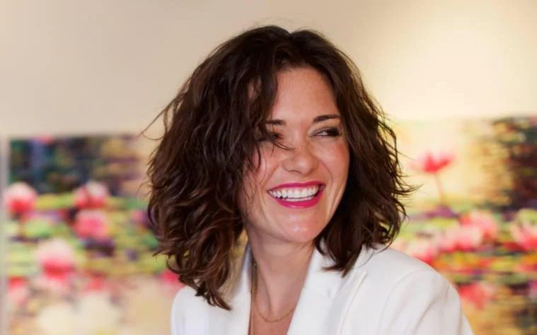 Nguoi phu nu My bi cao buoc giet cha duong vi bi lay cap anh khoa than hinh anh