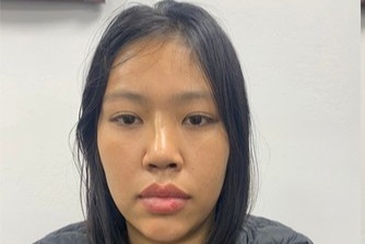 Nguoi phu nu ru ban trom cap dien thoai o Ha Noi hinh anh